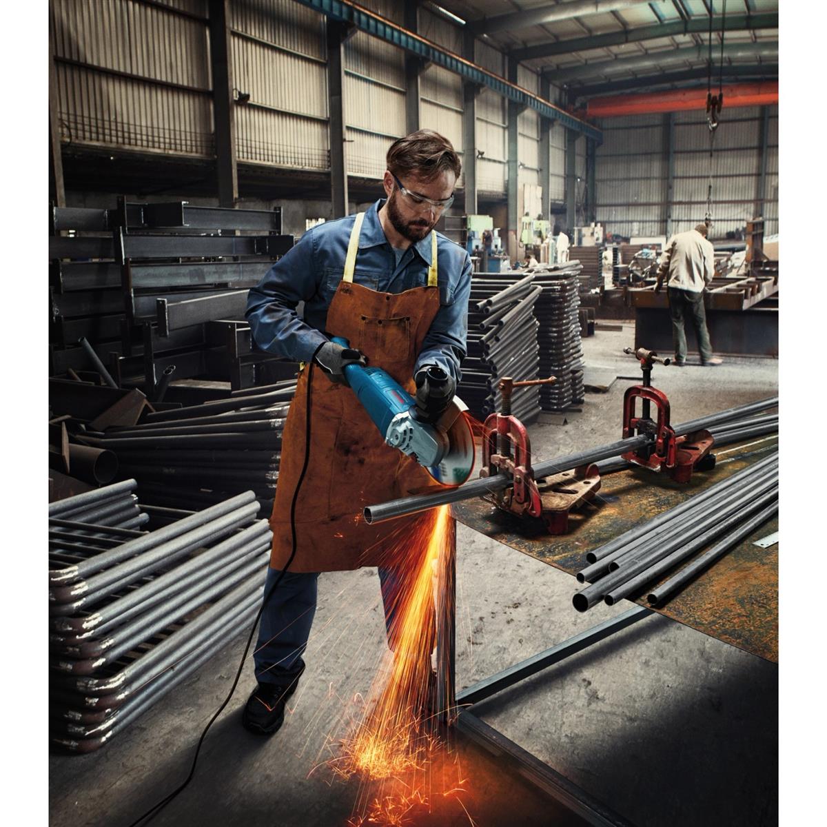Bosch Professional Winkelschleifer GWS 20 230 P im Karton