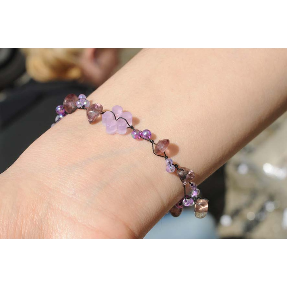 Dehnbares Perlenarmband LILA BLUMEN