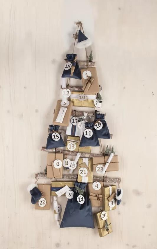 Rayher 65283505 Deko Holzleiter, Weihnachtsbaum Holz, zum Hängen, natur, 40 x 75 cm, Dekoleiter zum individuellen Dekorieren
