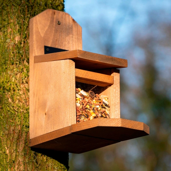 Dobar Futterstation für Eichhörnchen Pärnu BxHxL: 12 x 28 x 24 cm braun