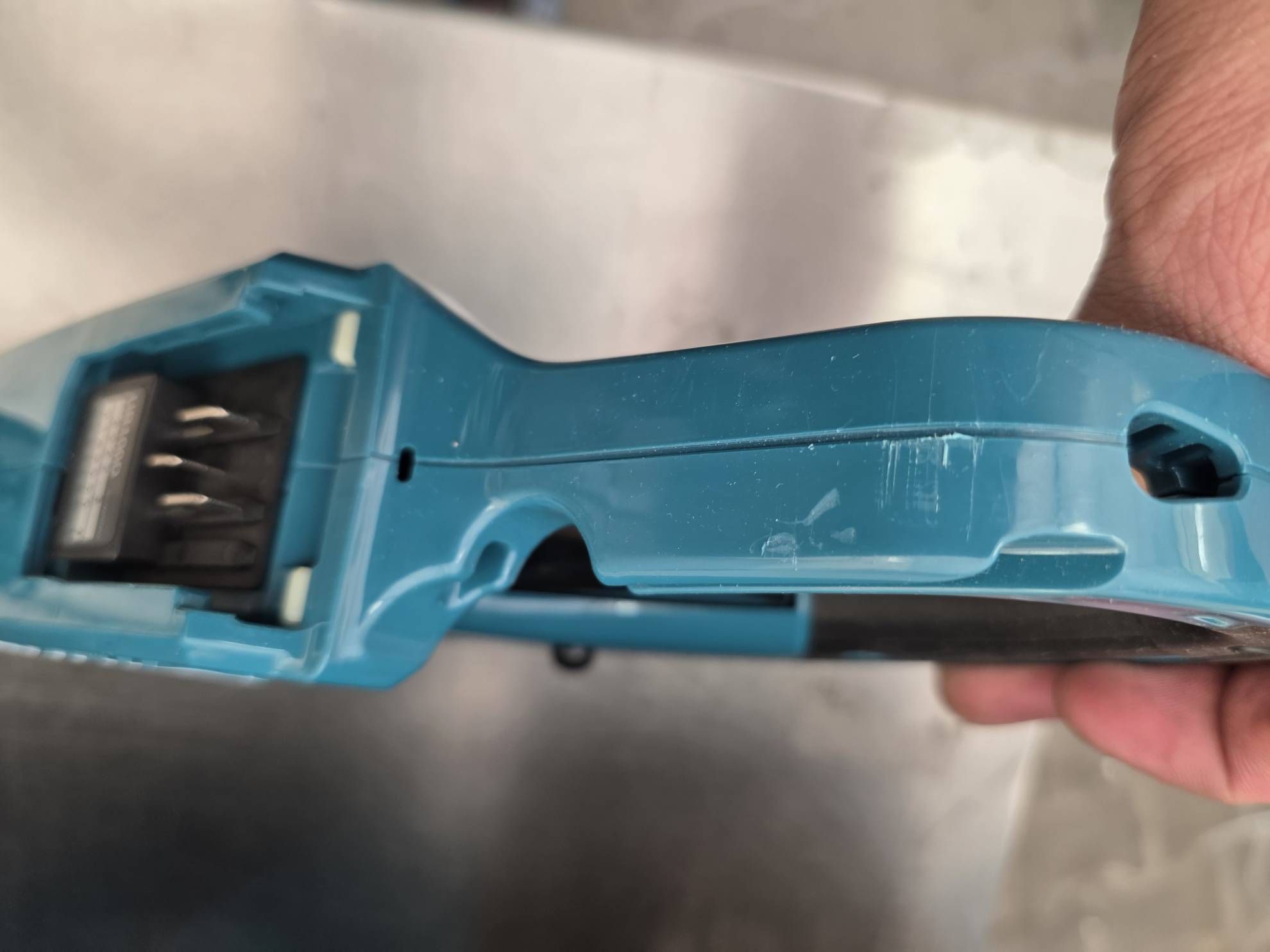 Makita UR100DZ Akku Rasentrimmer 10,8 V ohne Akku und ohne Ladegerät E759