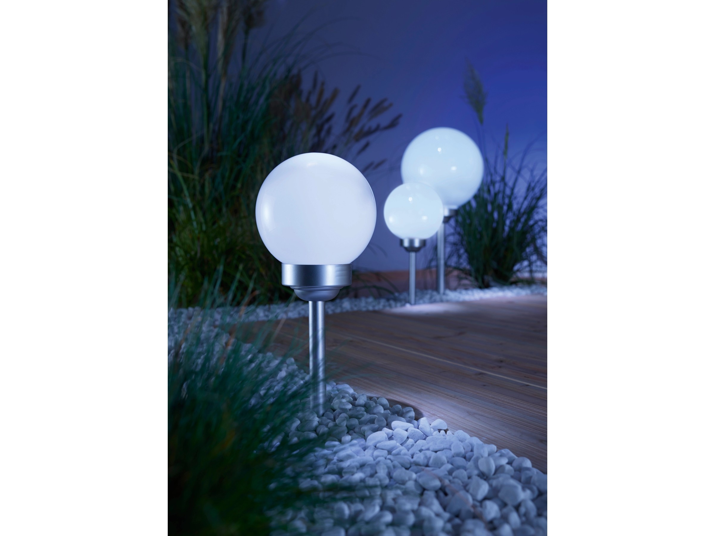 LED Solarkugel mit Erdspieß Bojano Ø 20 cm