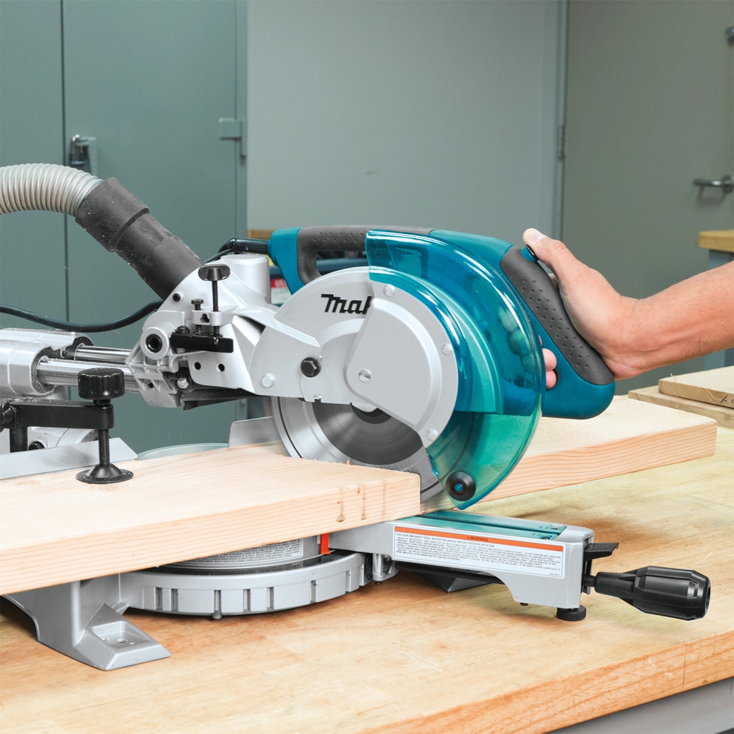 Makita Kapp und Gehrungssäge LS0815FLN 216 mm