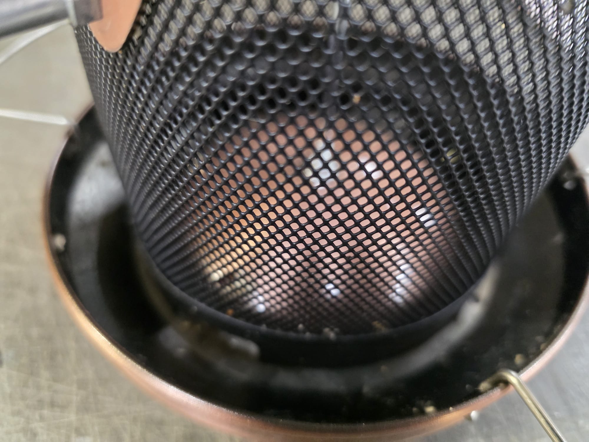 dobar Große Futtersäule Vogelfutterspender in Kupferoptik Futterstation aus Metall Futterspender DH180
