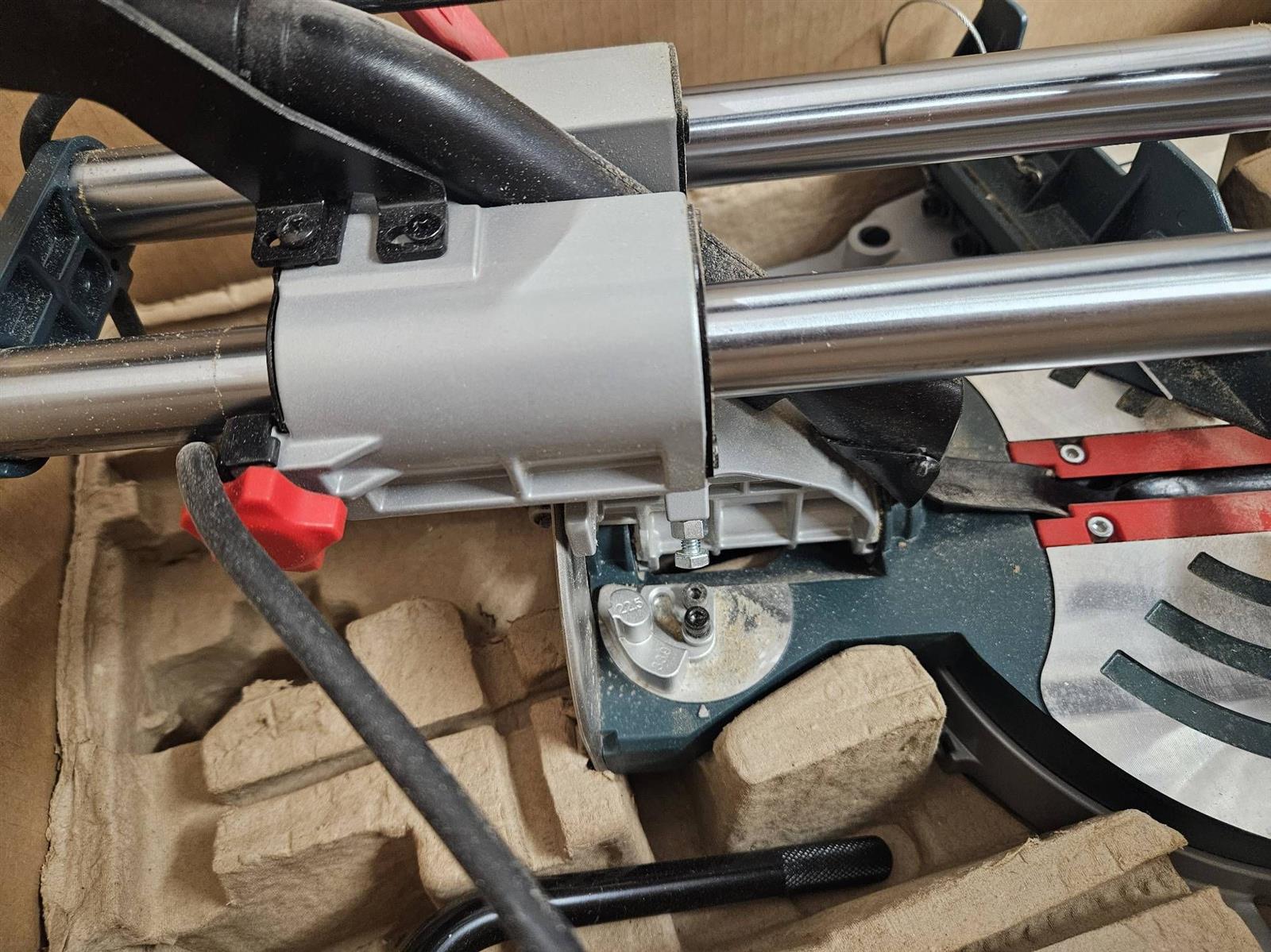 Bosch Professional Paneelsäge GCM 8 SJL 1.600 W #E566