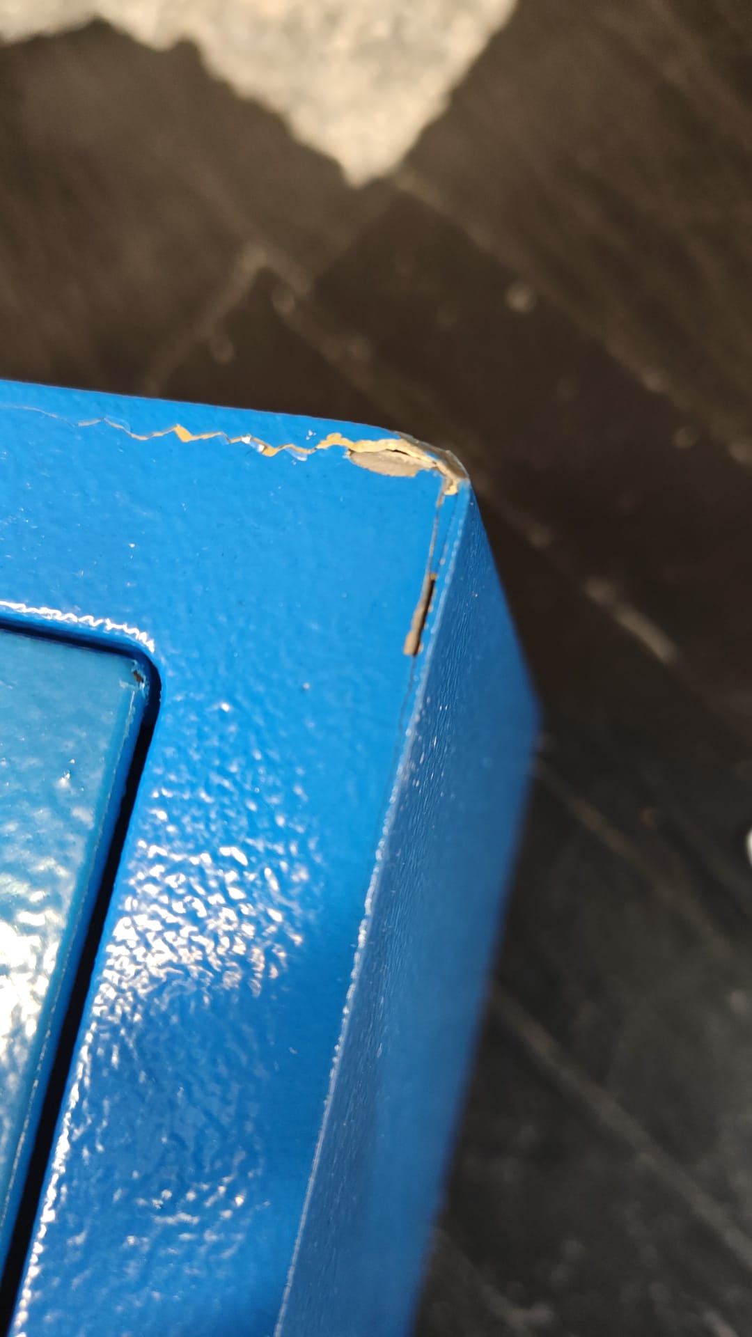 blue, Box, Verpackung, Kante beschädigt