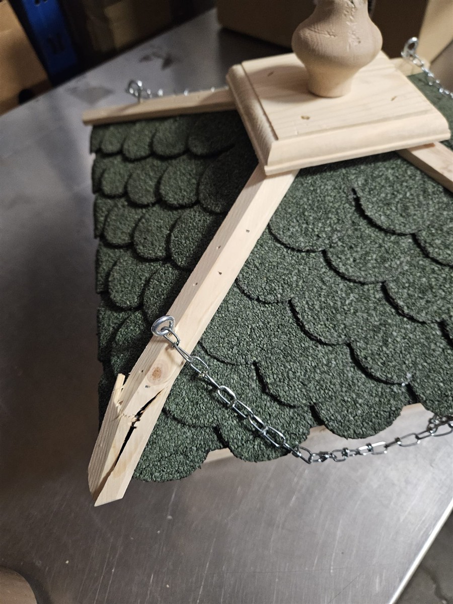 Dachschindeln, Grünes Dach, Holzrahmen, Kette, Miniatur