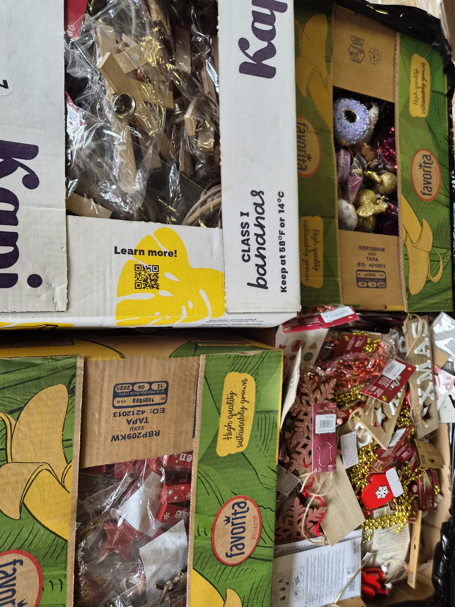 kartonboxen, bananenmuster, zucker decorating, geschenkverzierung, glitzerkugeln