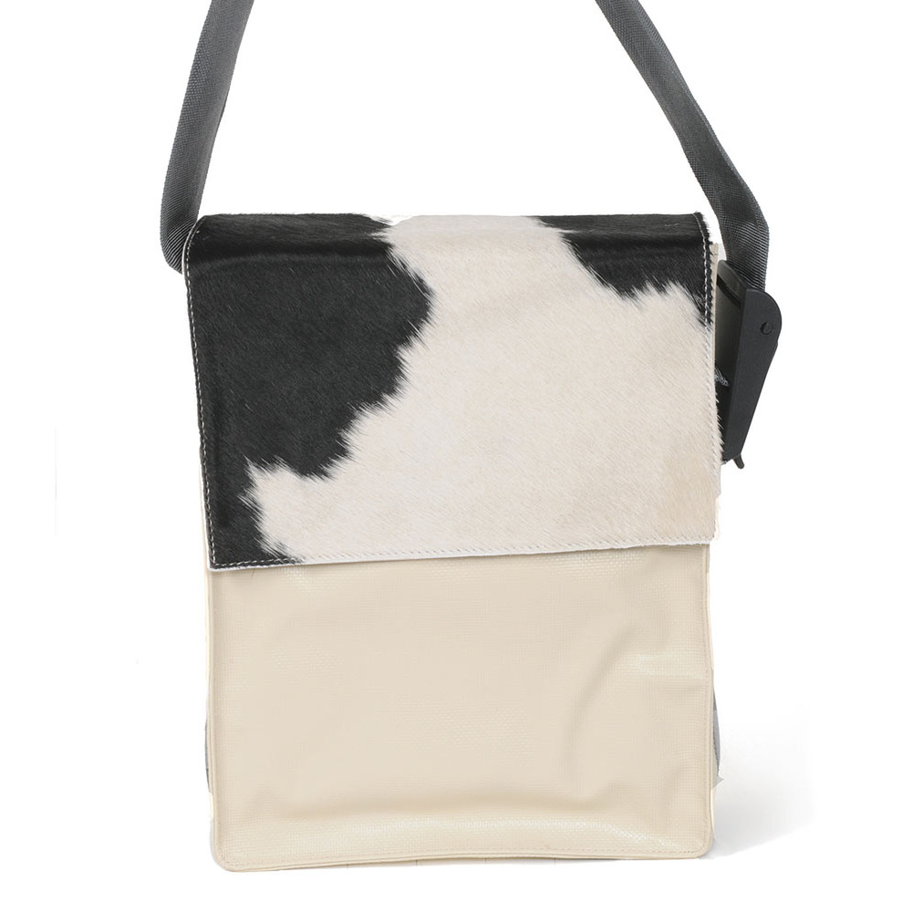 Messenger Bag CITY PROVOKED aus Kuhfell: schwarz & LKW-Plane: beige, 31x25x