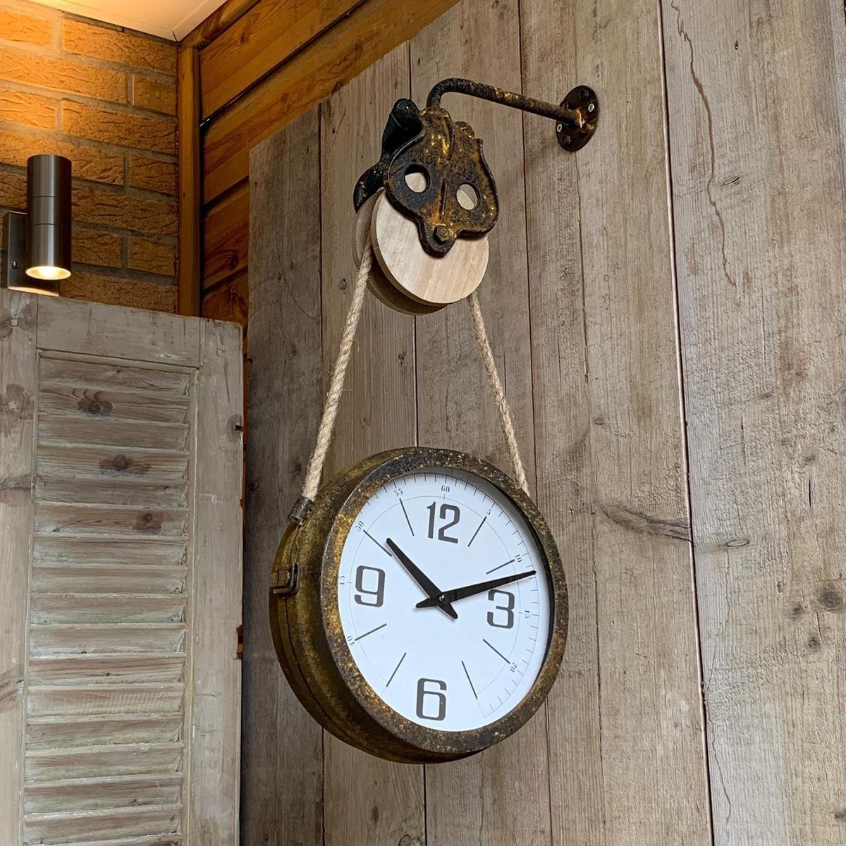Wanduhr, Metallrahmen, Kordelaufhängung, Vintage-Stil, Runder Uhr
